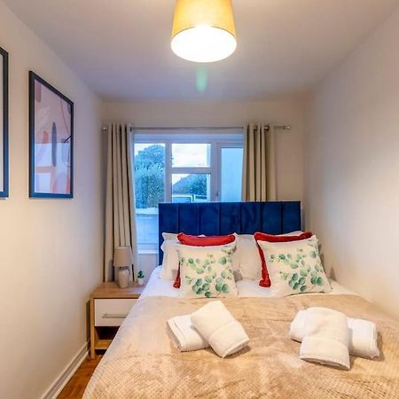 Beautiful Sea View 2 Bedroom Sleeps 6-Free Parking Bournemouth Esterno foto