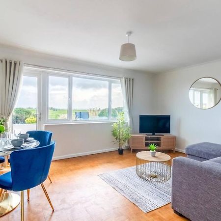 Beautiful Sea View 2 Bedroom Sleeps 6-Free Parking Bournemouth Esterno foto