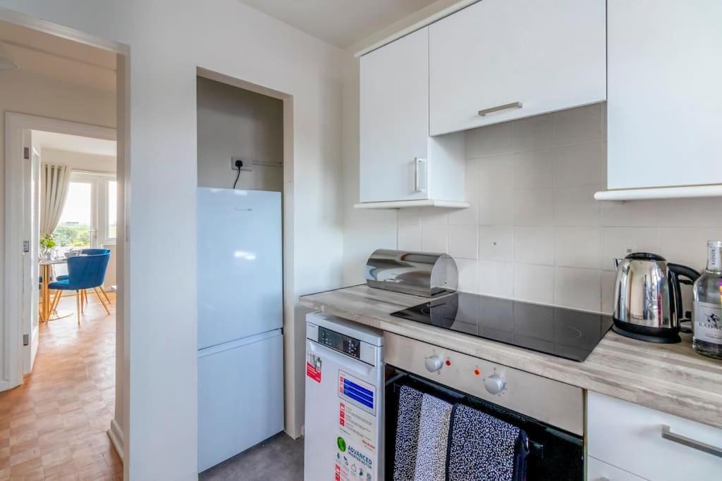 Beautiful Sea View 2 Bedroom Sleeps 6-Free Parking Bournemouth Esterno foto