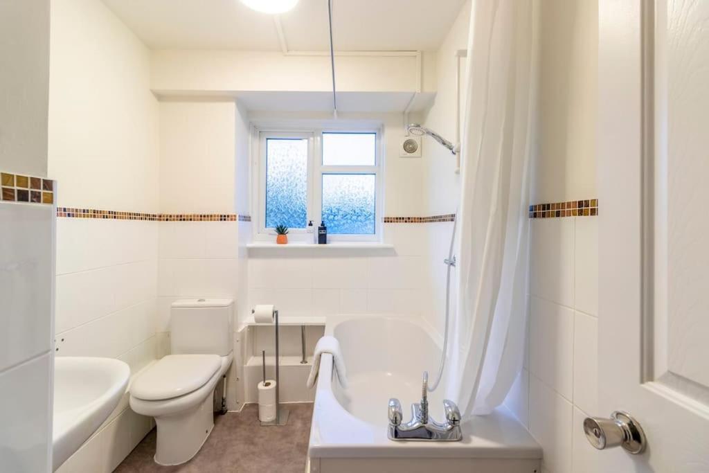 Beautiful Sea View 2 Bedroom Sleeps 6-Free Parking Bournemouth Esterno foto